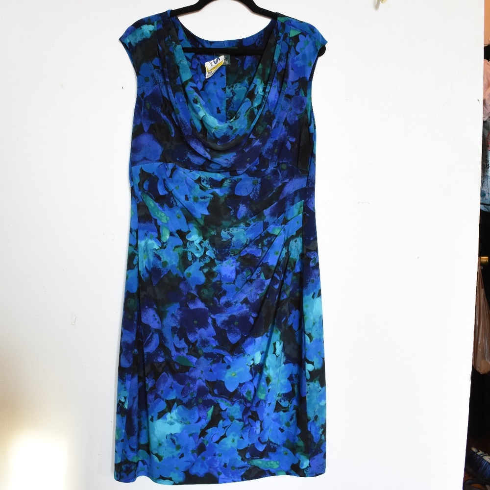 (NWT) Blue Floral Ruched Sleeveless Dress